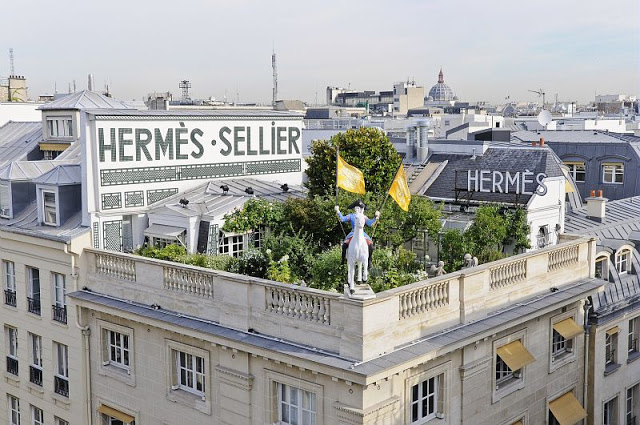 A “Secret” Roof Garden in Paris