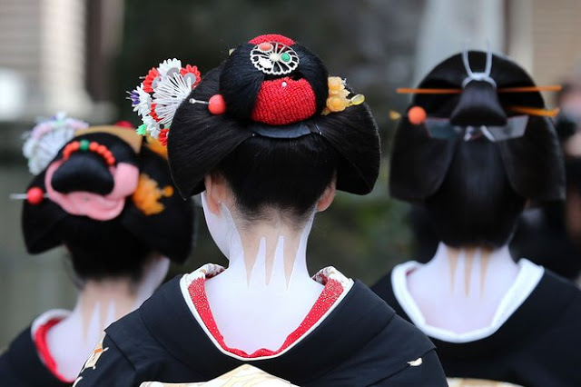 Exquisite Beauty ~ Kyoto’s Geishas Celebrate the New Year